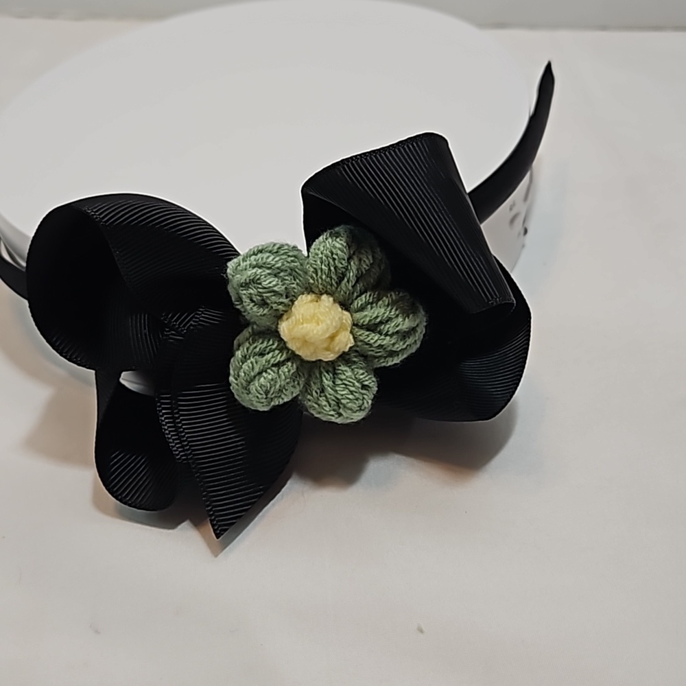 Hand Crafted Black Bow Hairband Hand Knit Crochet Green Puffy Flower Feminine - Picture 13 of 17